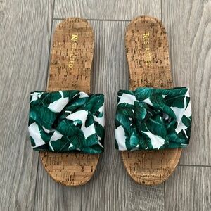 Restricted palm tree leaves sandals NWOT